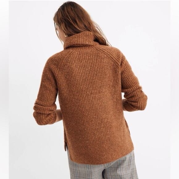 Madewell Mercer Turtleneck Sweater in Coziest Yarn in Brown Heather Cider - Picture 2 of 10
